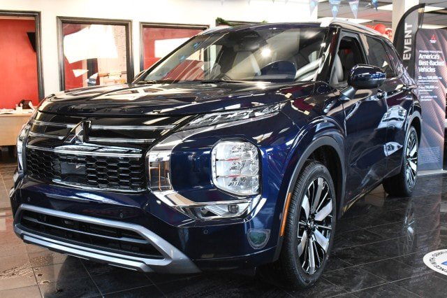 New 2026 Mitsubishi Outlander SEL AWD/4WD image 1