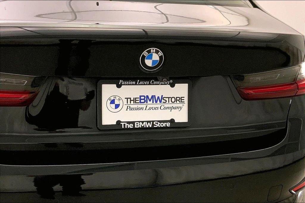 Used 2022 BMW 330i xDrive Sedan w/ Premium Package AWD/4WD image 7