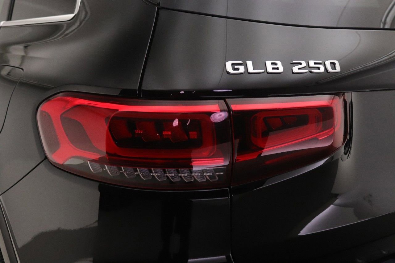 Certified 2023 Mercedes-Benz GLB 250 image 21