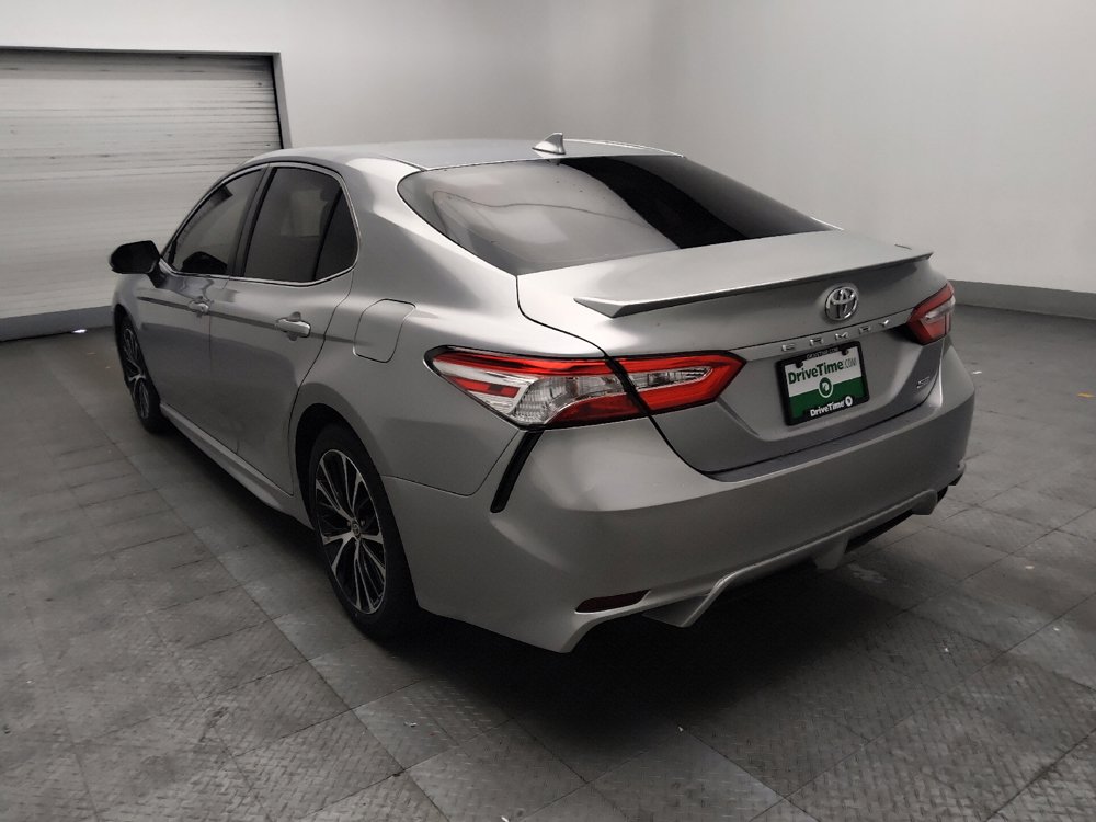 Used 2020 Toyota Camry SE FWD image 5