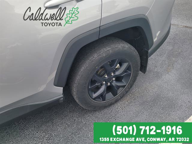 Used 2022 Toyota RAV4 LE FWD image 4