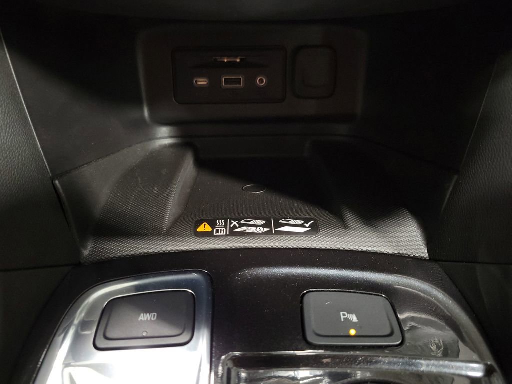 Used 2023 Chevrolet Equinox Premier AWD/4WD image 17