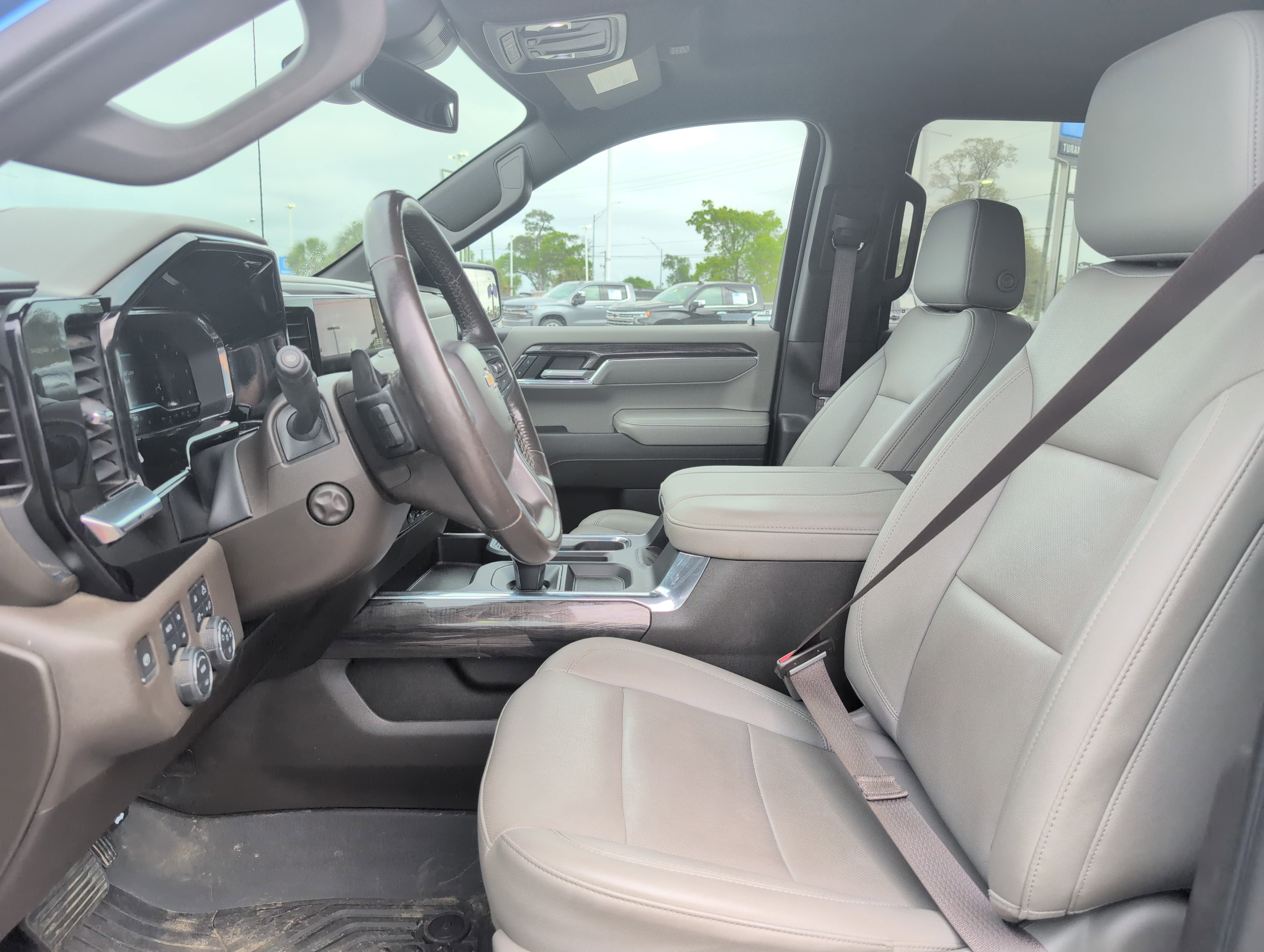 Used 2023 Chevrolet Silverado 1500 LTZ image 14