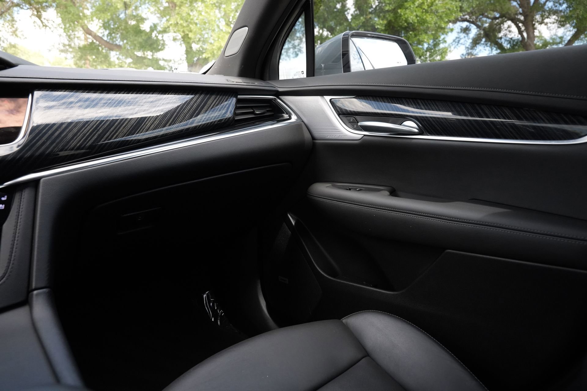 Certified 2024 Cadillac XT6 Premium Luxury FWD image 8