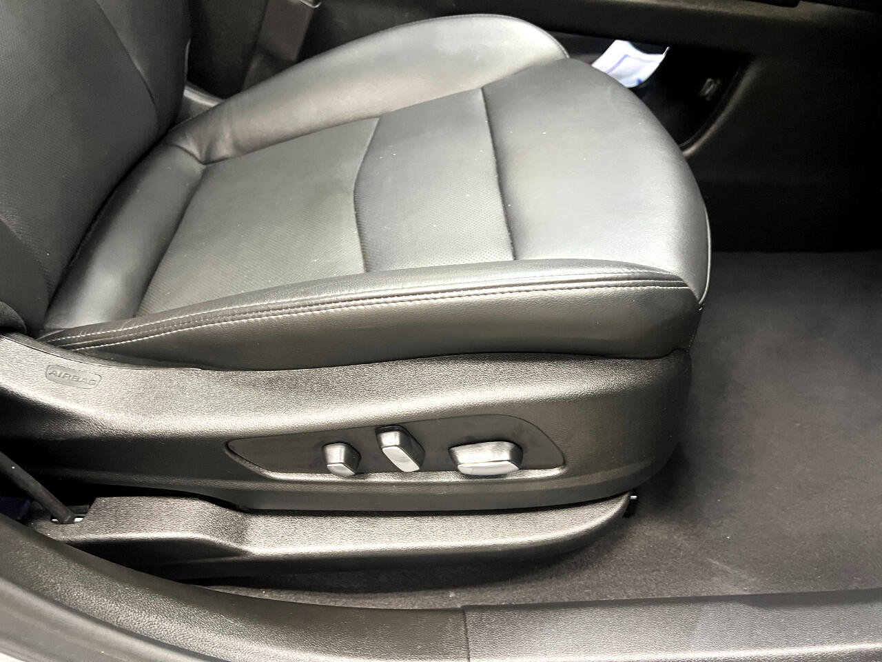 Used 2024 Cadillac XT6 Premium Luxury image 30