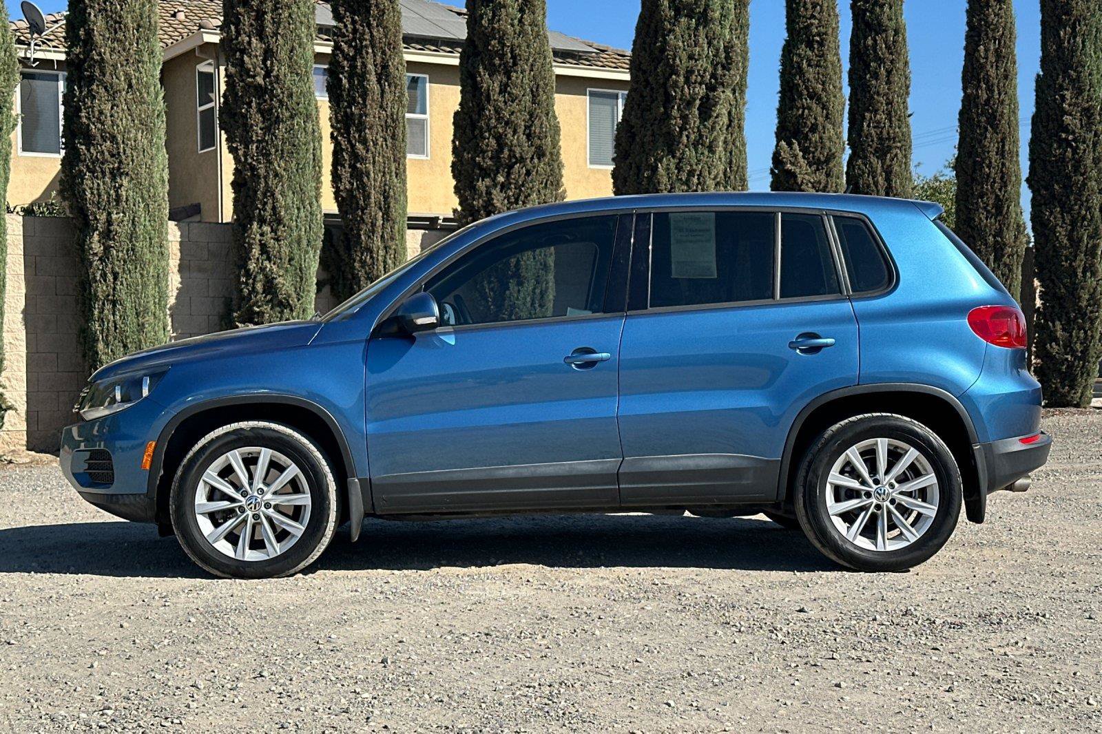 Used 2017 Volkswagen Tiguan Limited w/ Alloy Wheels Package AWD/4WD image 6