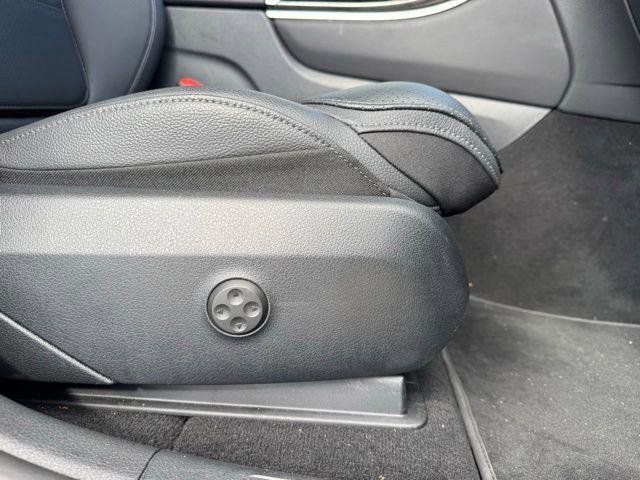 Certified 2025 Mercedes-Benz GLC 300 image 32