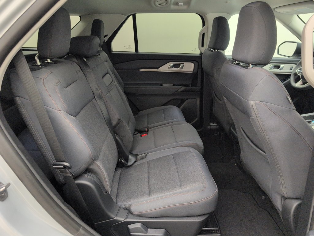 Used 2026 Ford Explorer Active RWD image 11