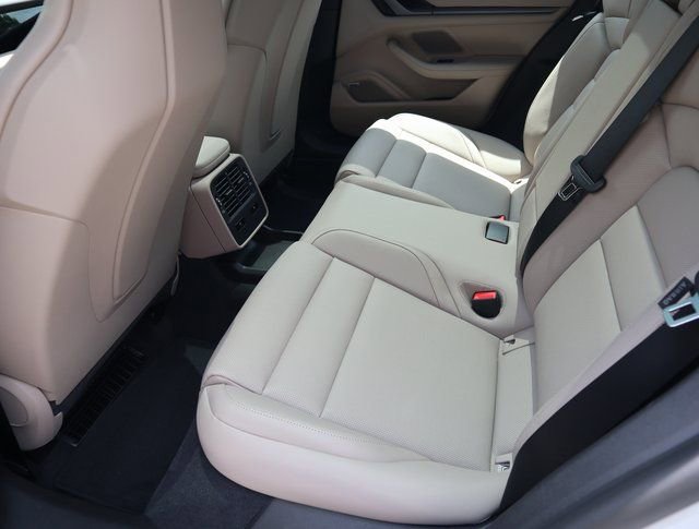 Used 2025 Porsche Taycan image 21