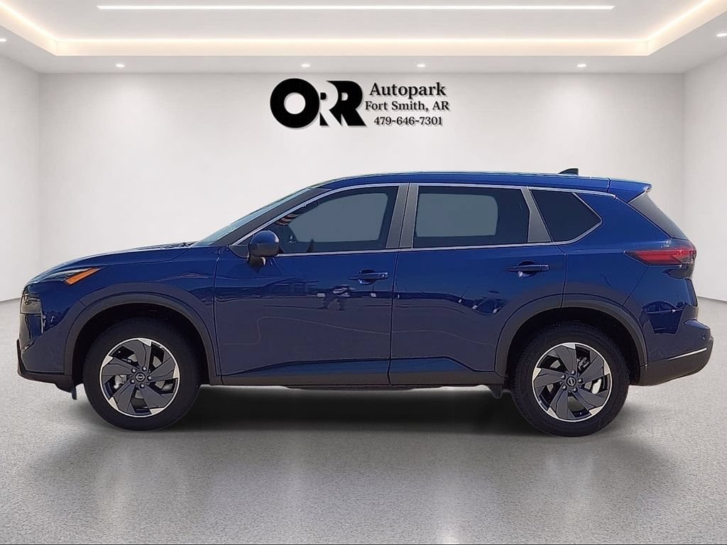 Used 2025 Nissan Rogue SV FWD image 3