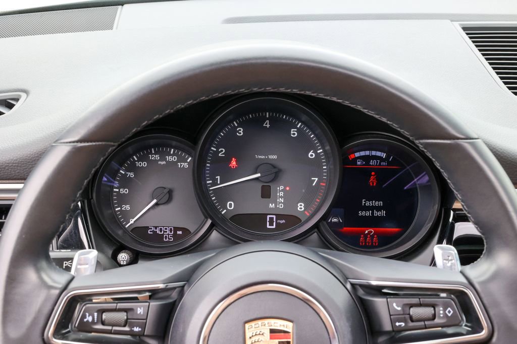 Certified 2023 Porsche Macan Turbo AWD/4WD image 28