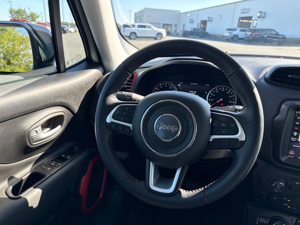 Used 2023 Jeep Renegade Trailhawk w/ Trailhawk Elite Group AWD/4WD image 13
