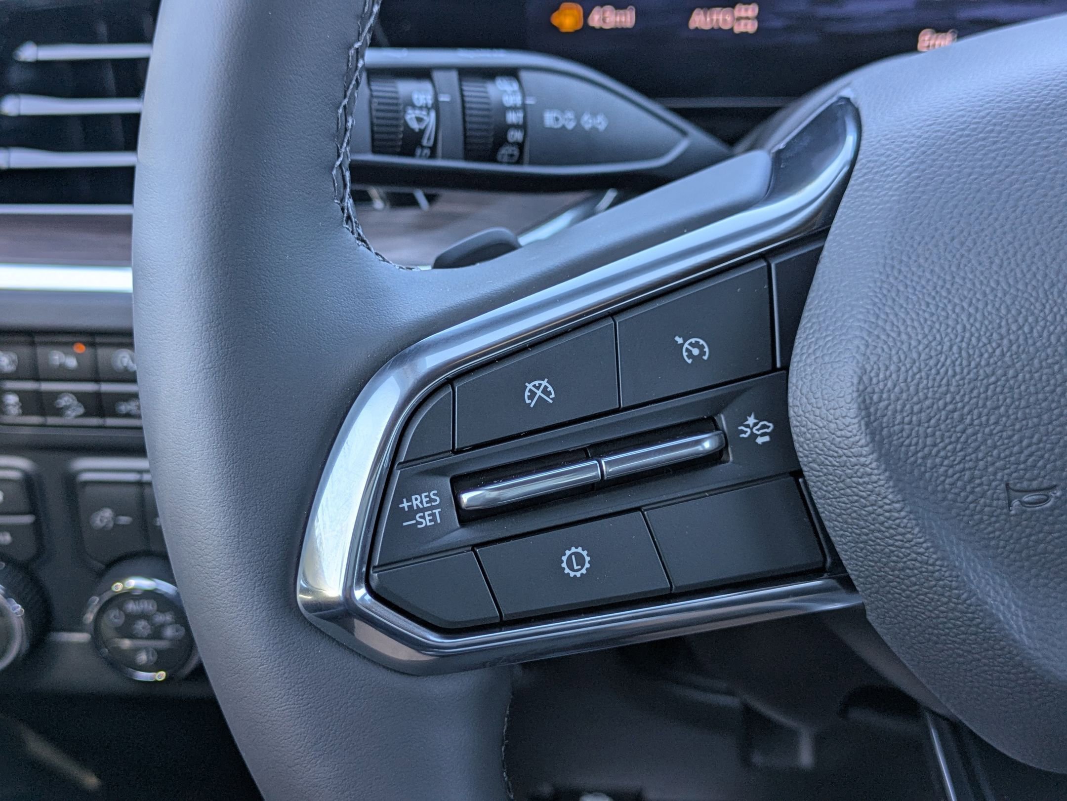 New 2026 Chevrolet Suburban LT w/ Comfort Package image 23