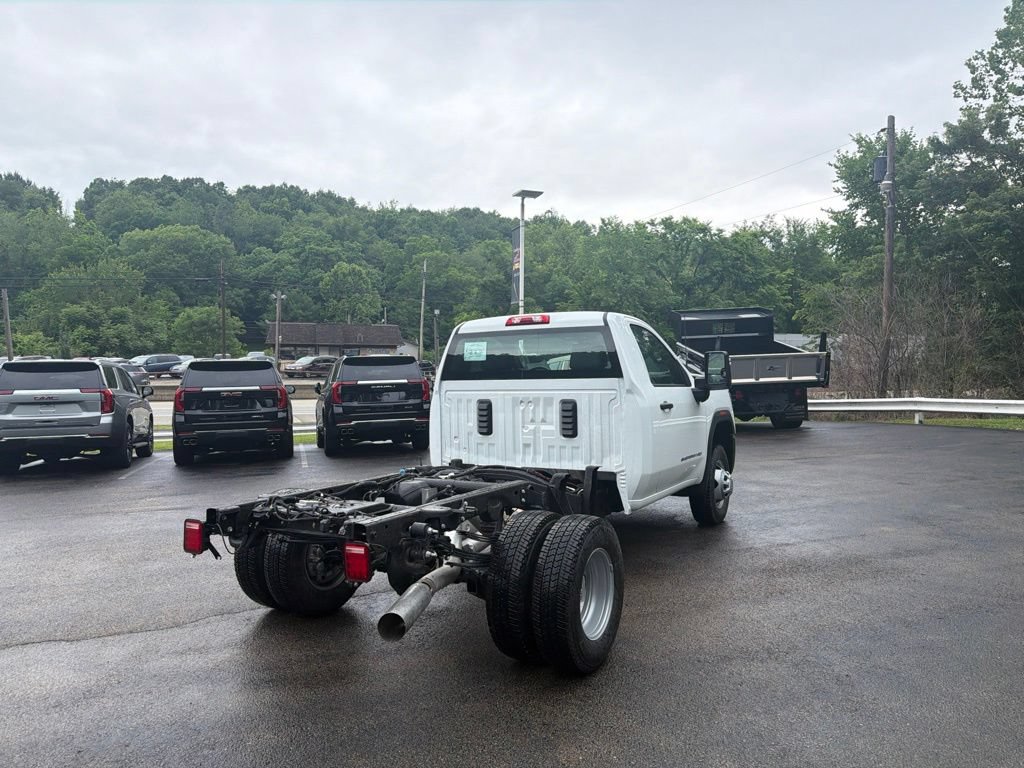 Used 2026 GMC Sierra 3500 Pro w/ Fleet Convenience Package AWD/4WD image 3