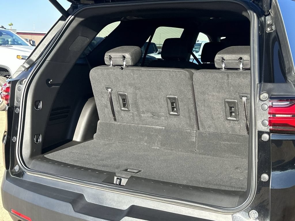 Certified 2023 Chevrolet Traverse LT FWD image 24