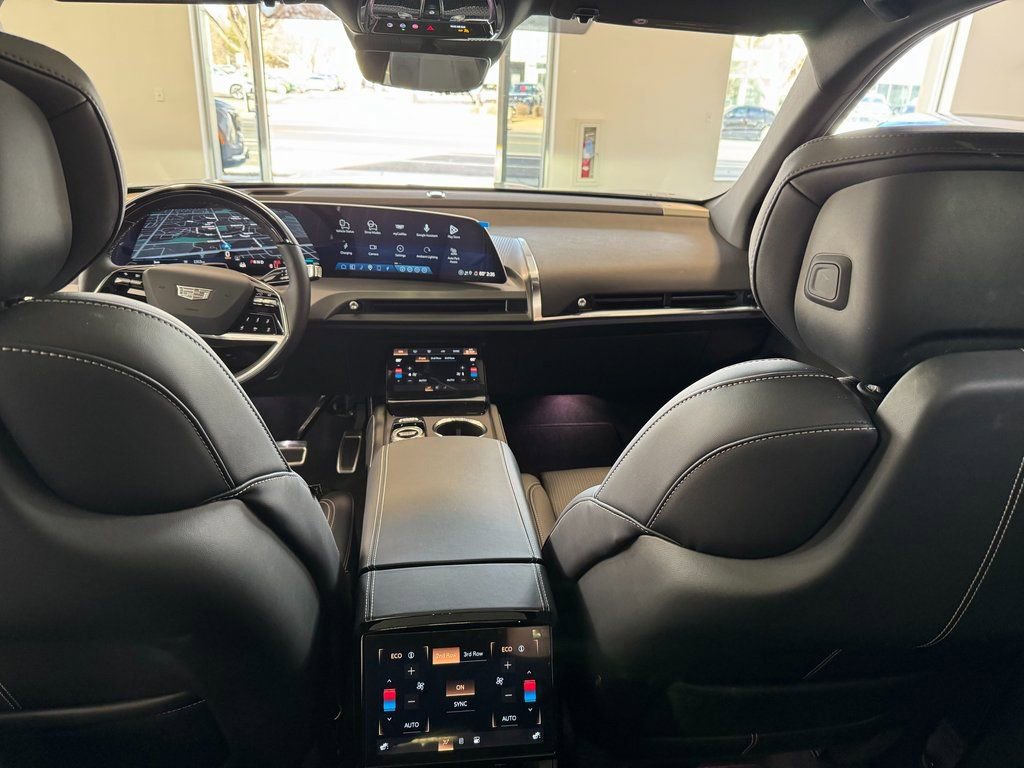 New 2026 Cadillac Vistiq Luxury AWD/4WD image 3