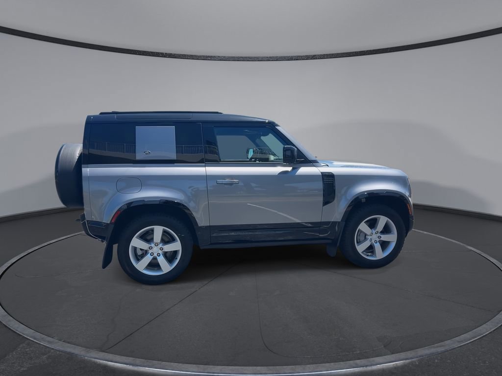 Used 2024 Land Rover Defender 90 X-Dynamic SE AWD/4WD image 9