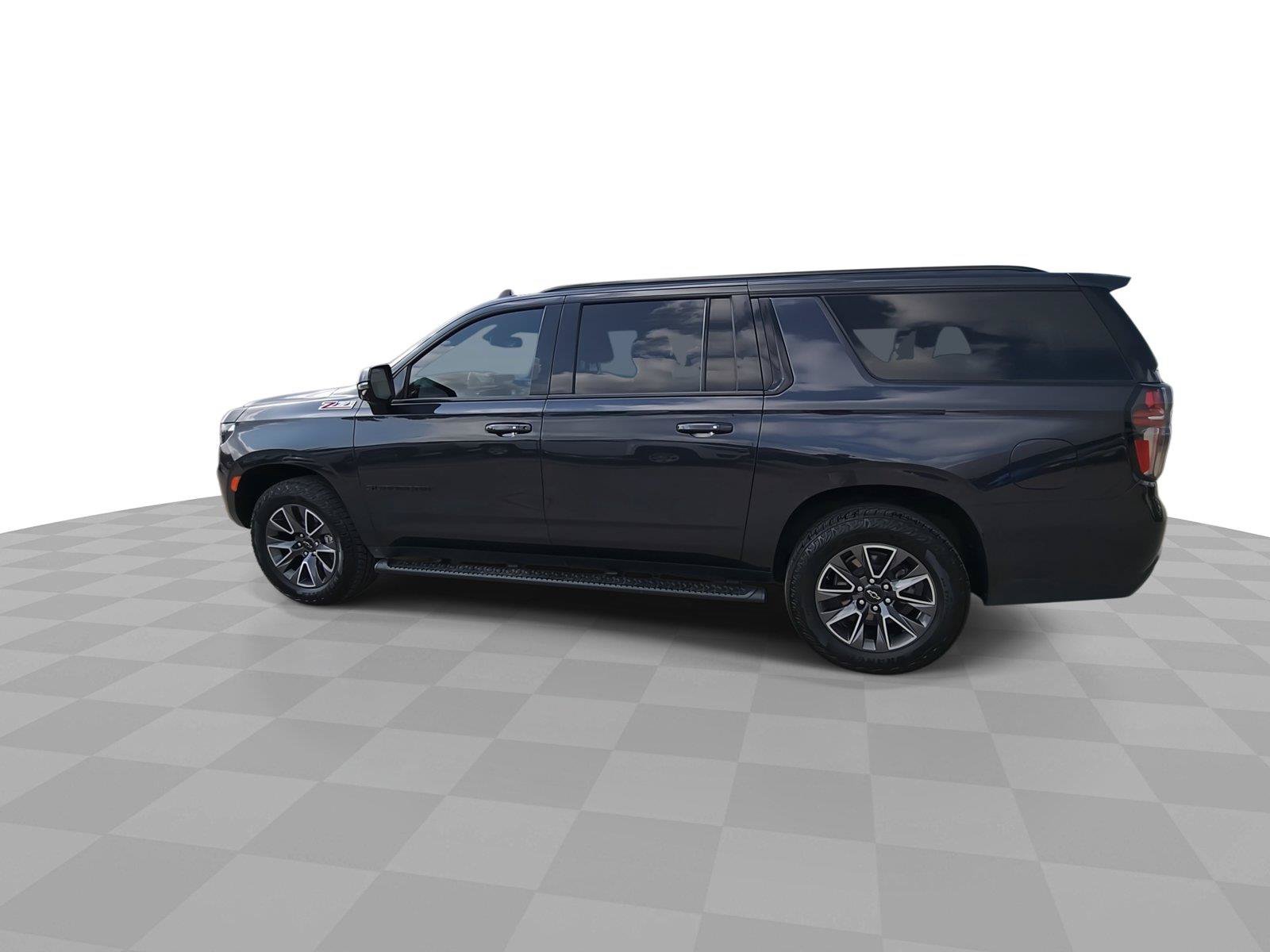 Used 2023 Chevrolet Suburban Z71 w/ Luxury Package AWD/4WD image 6