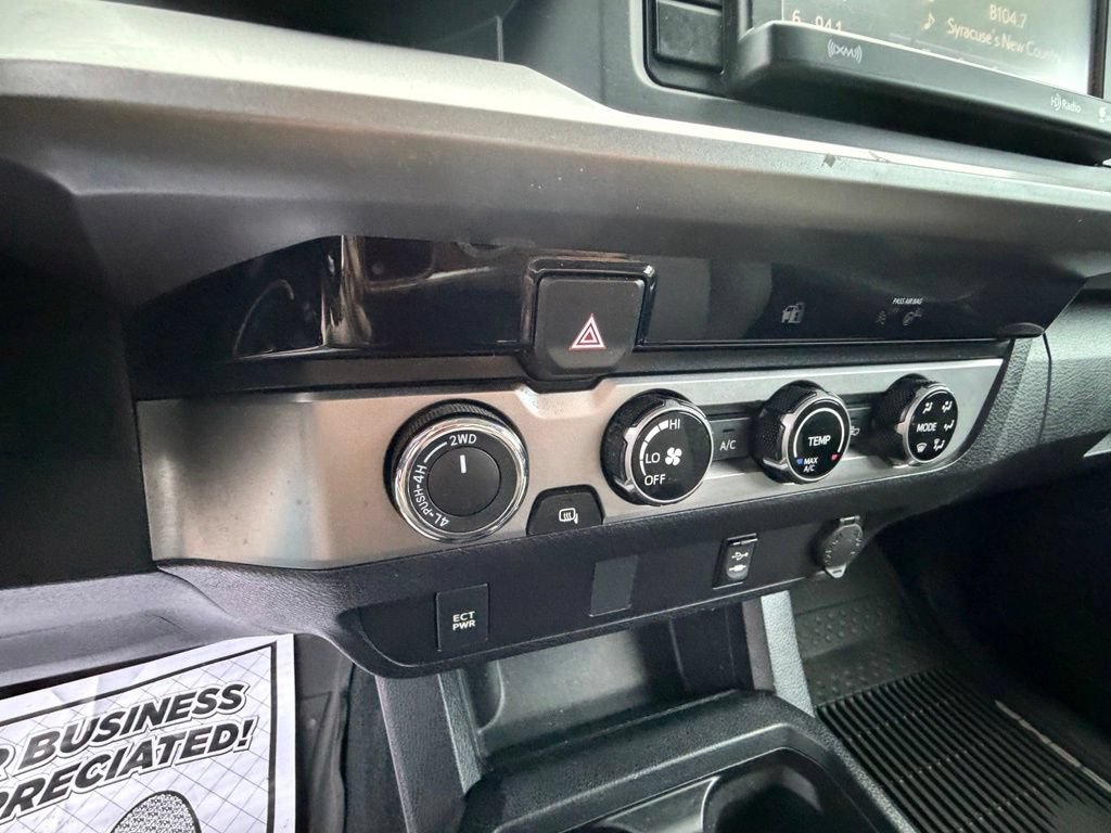 Used 2018 Toyota Tacoma SR5 AWD/4WD image 22