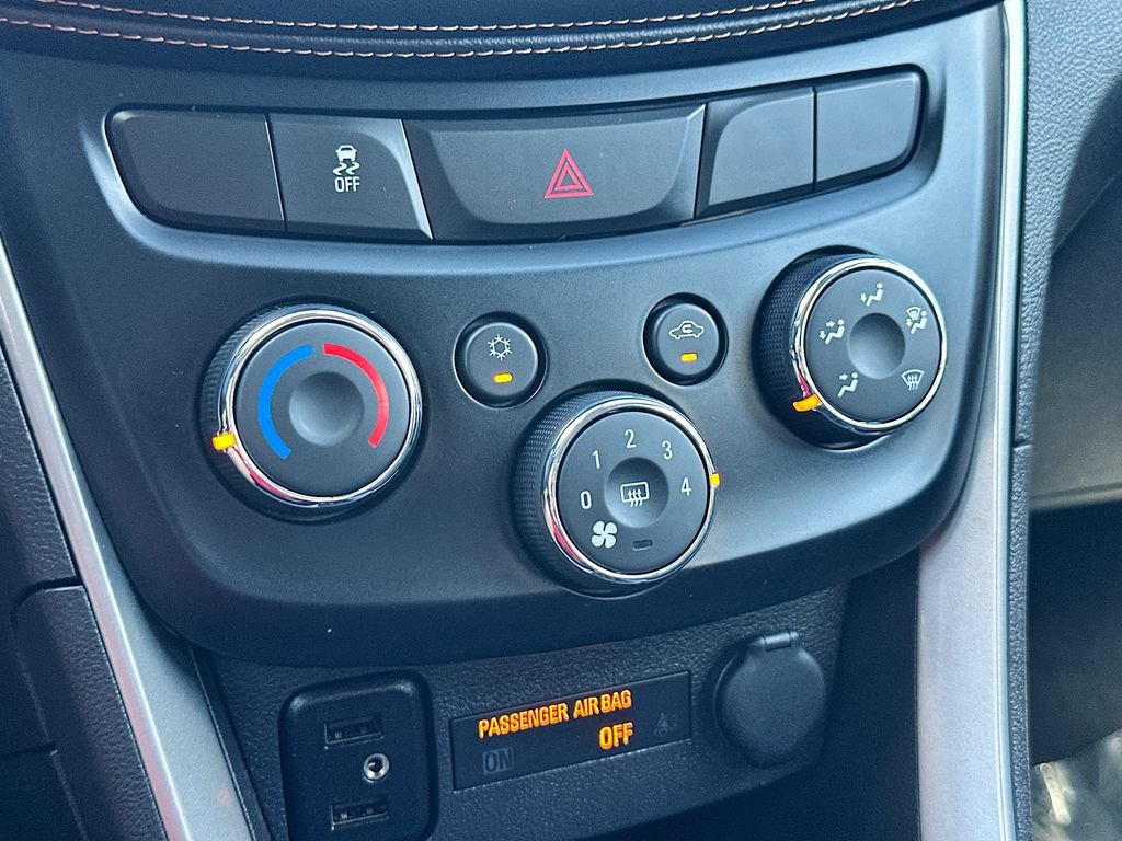 Used 2018 Chevrolet Trax LT w/ LT Convenience Package FWD image 15