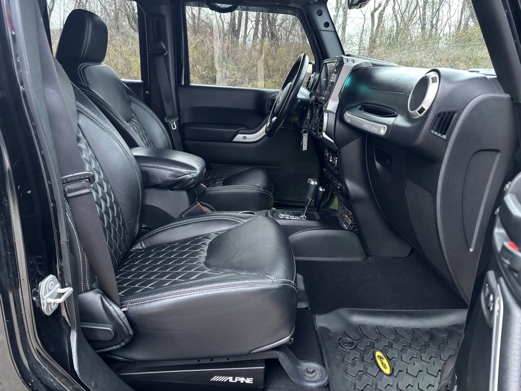 Used 2018 Jeep Wrangler Unlimited Rubicon w/ Cold Weather Group image 28