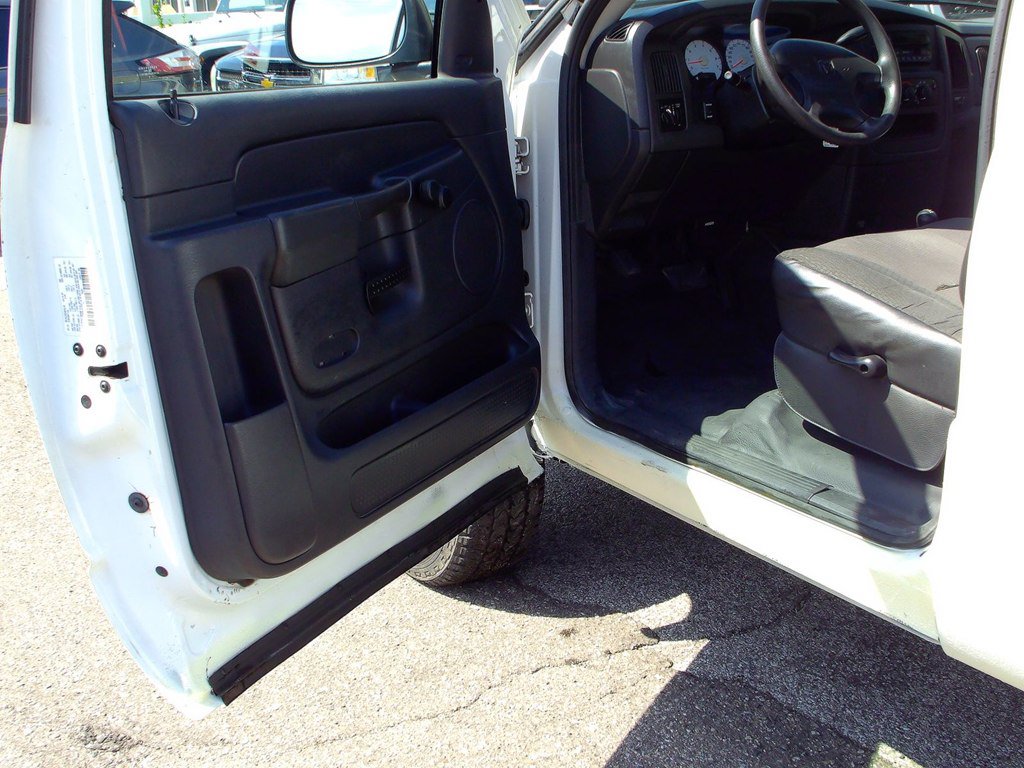 Used 2003 Dodge Ram 2500 Truck ST AWD/4WD image 5