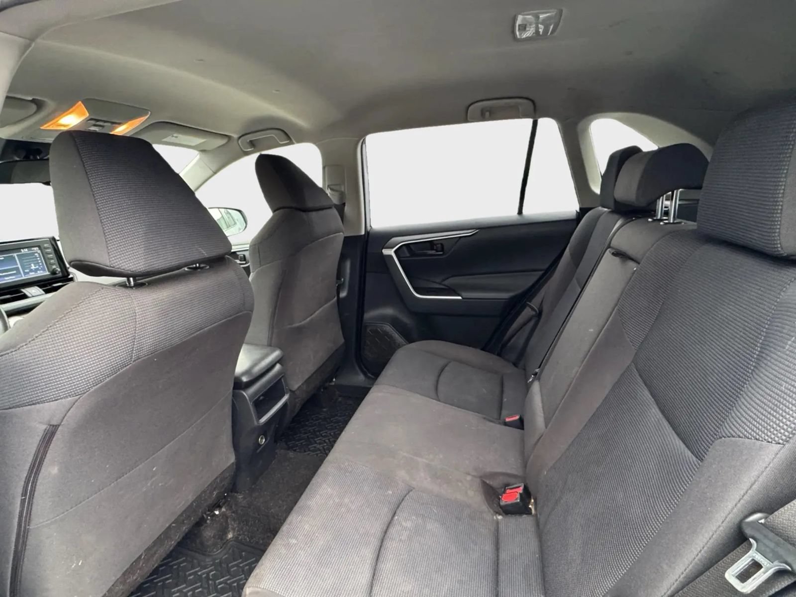 Used 2019 Toyota RAV4 LE FWD image 12