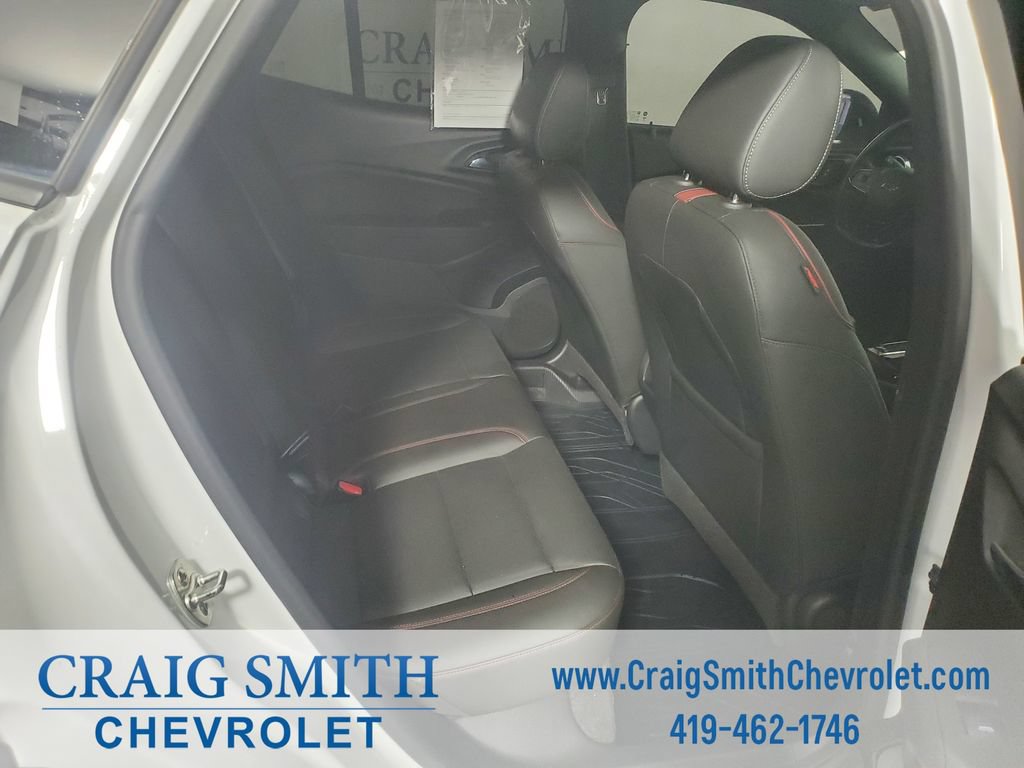 Used 2024 Chevrolet Trax RS w/ Sunroof Package FWD image 14