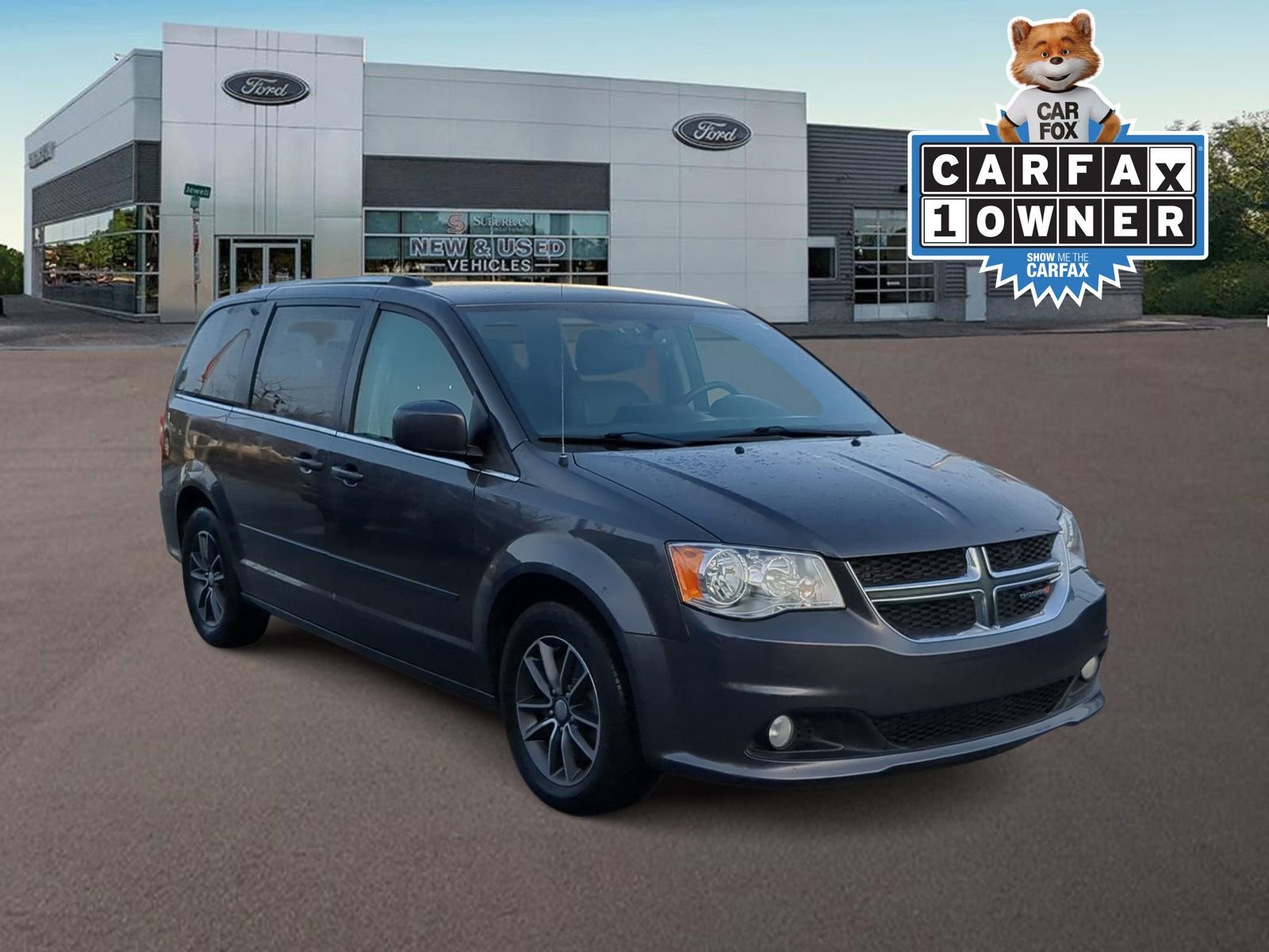 Used 2017 Dodge Grand Caravan SXT image 2