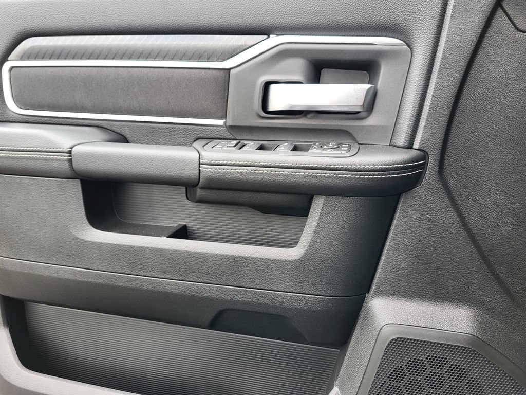 New 2026 RAM 2500 Big Horn AWD/4WD image 27