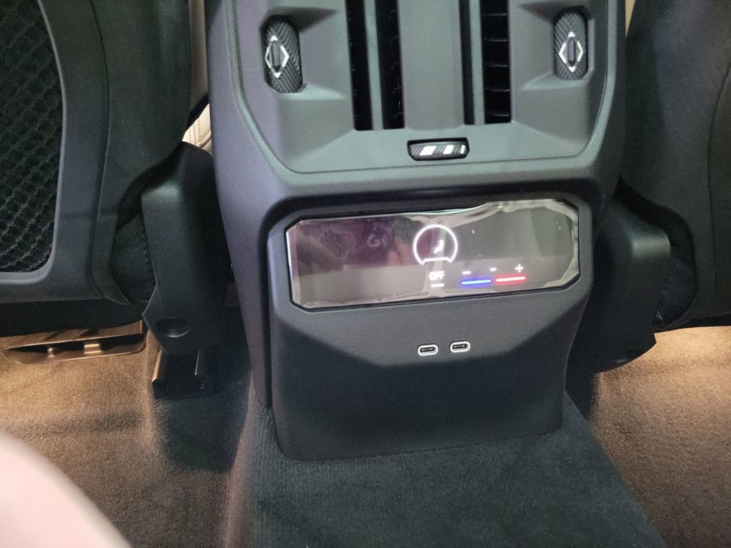 Used 2025 BMW X3 xDrive30i w/ Premium Package image 38