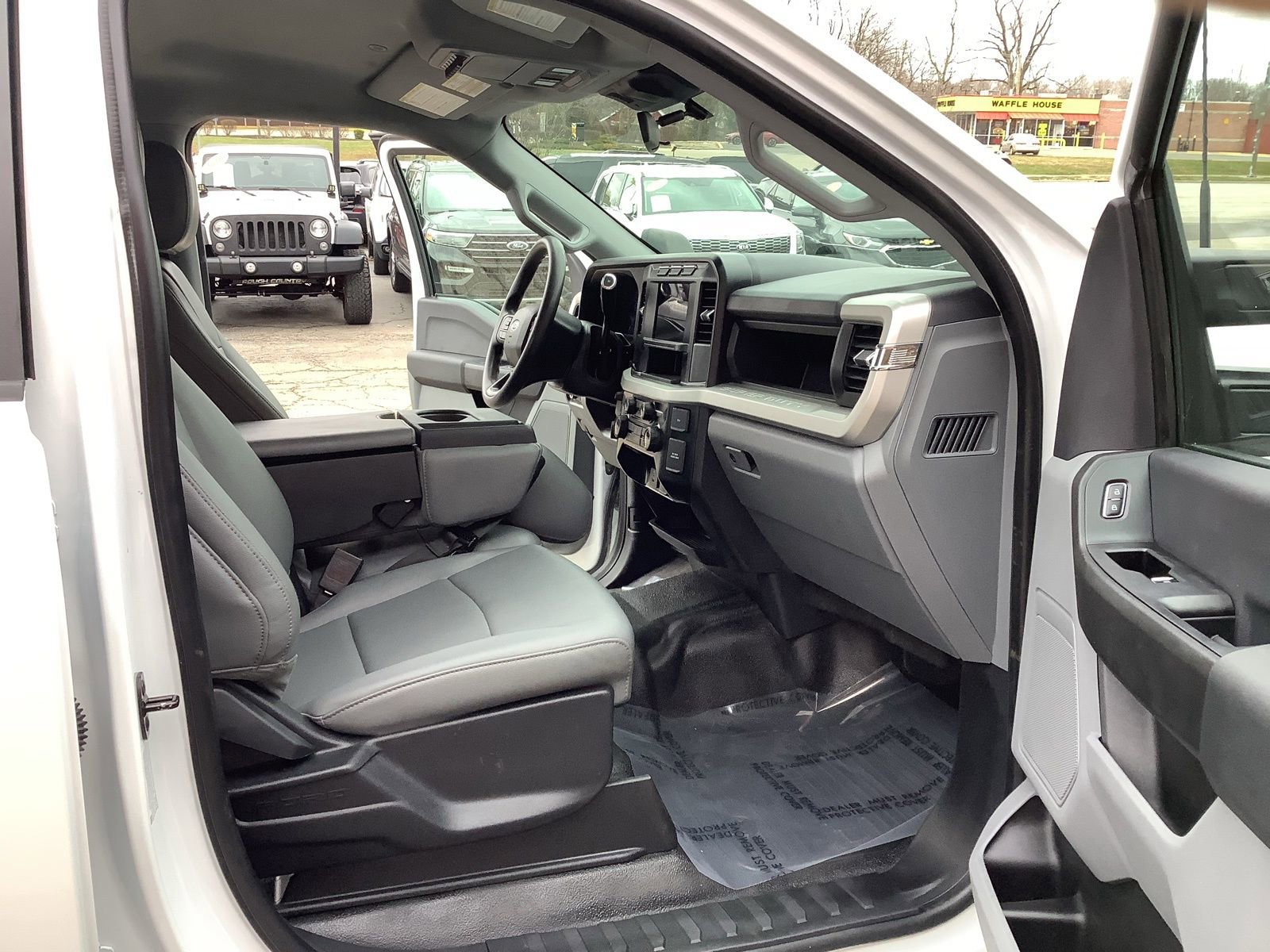 Used 2023 Ford F350 XL AWD/4WD image 11