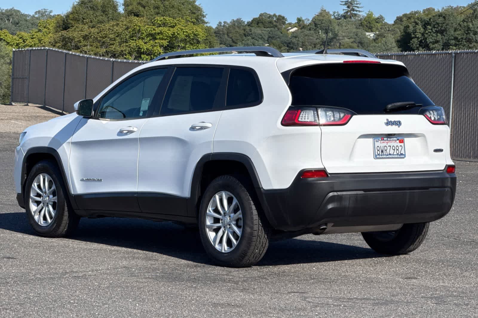 Used 2021 Jeep Cherokee Latitude FWD image 5