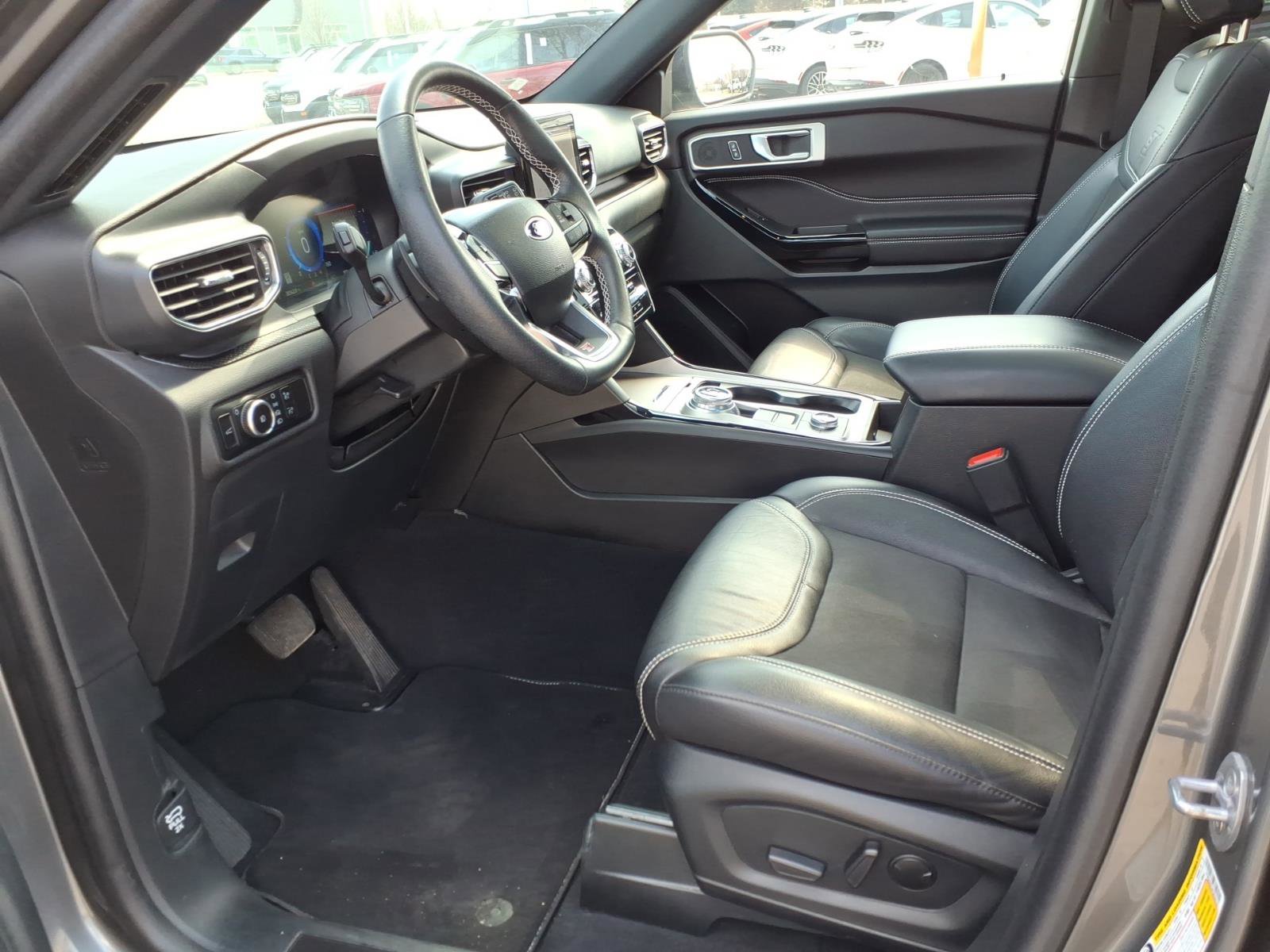 Used 2023 Ford Explorer ST image 11