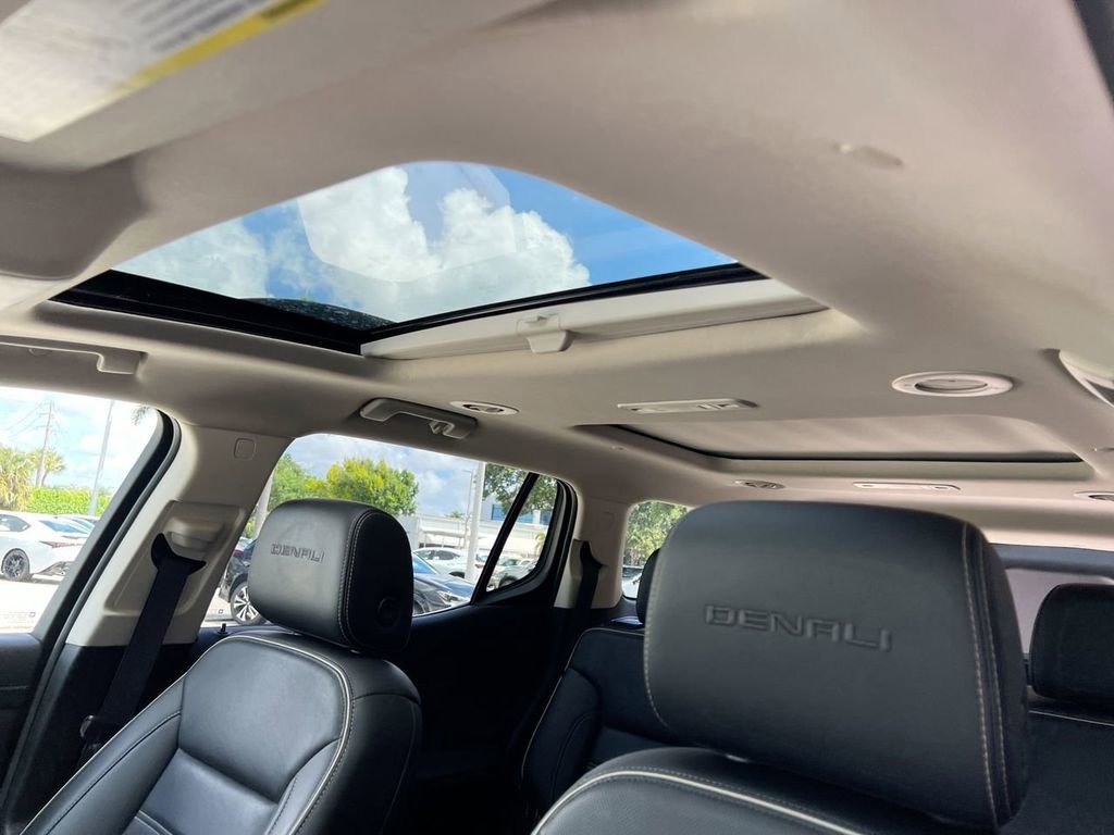 Used 2021 GMC Acadia Denali w/ Denali Technology Package FWD image 18
