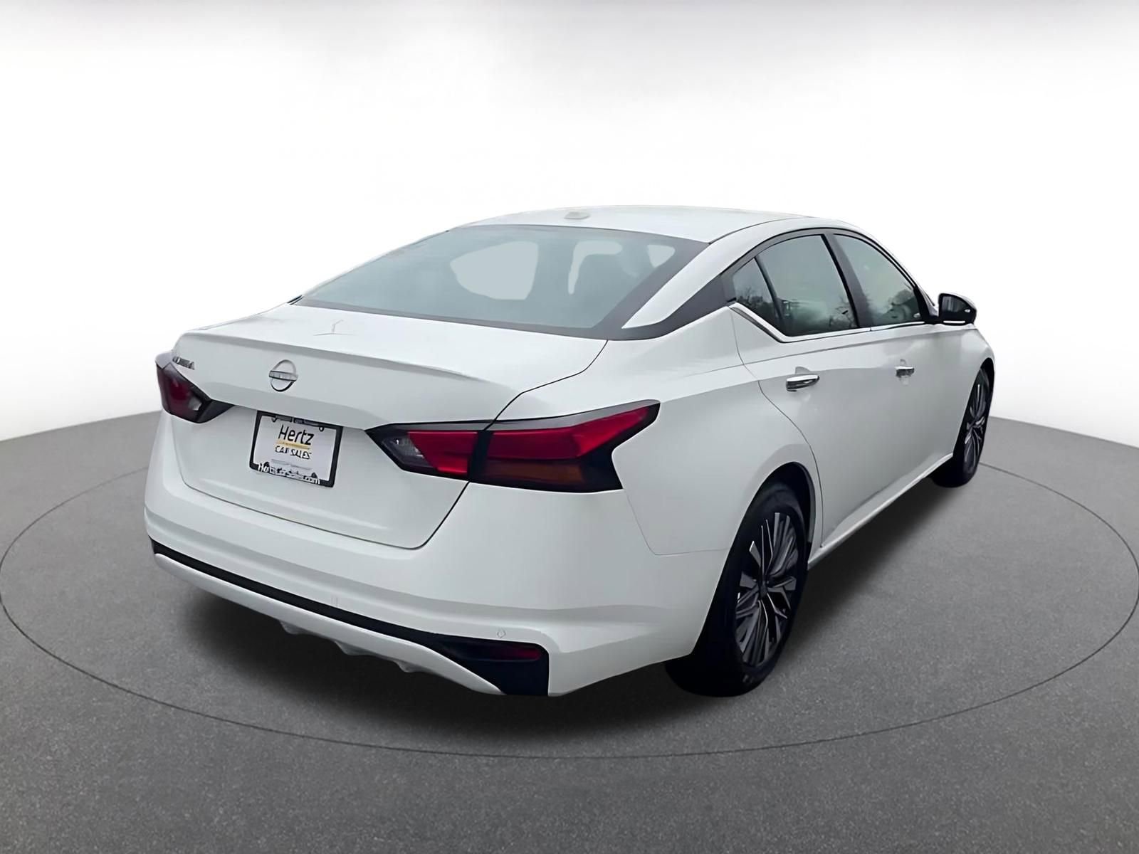 Used 2025 Nissan Altima 2.5 SV image 15