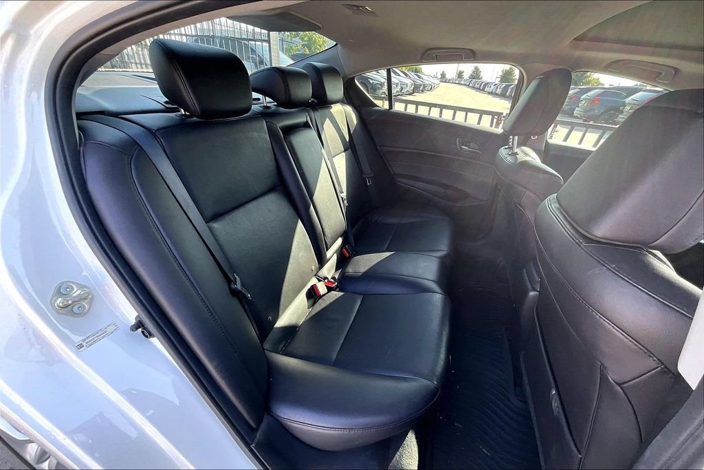 Used 2017 Acura ILX FWD image 32