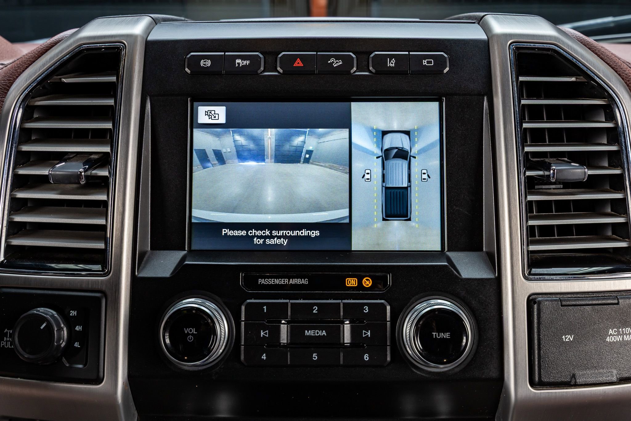 Used 2019 Ford F250 Platinum w/ Platinum Ultimate Package AWD/4WD image 27