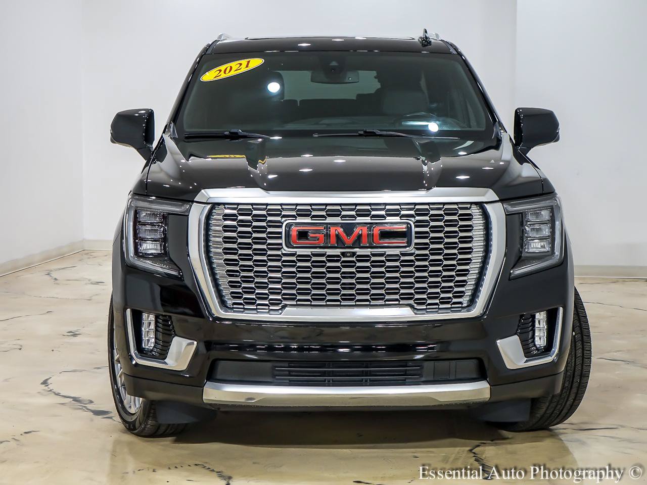 Used 2021 GMC Yukon XL Denali w/ LPO, Illumination Package AWD/4WD image 5