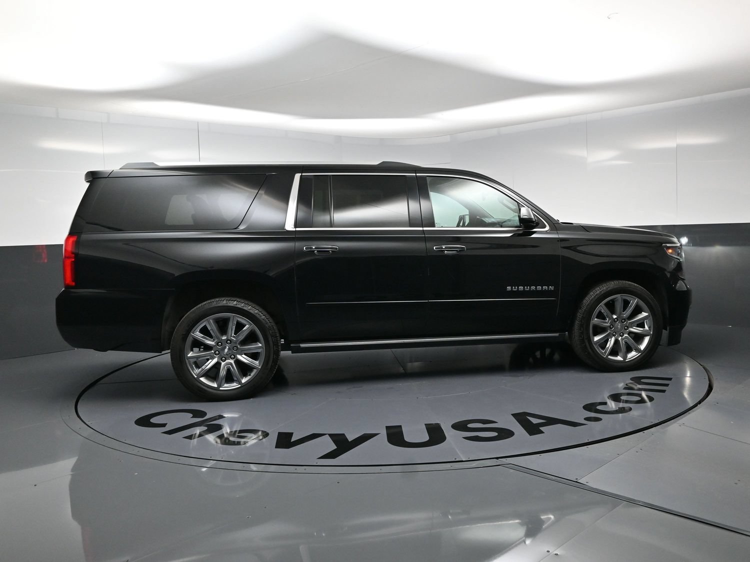 Used 2017 Chevrolet Suburban Premier AWD/4WD image 10