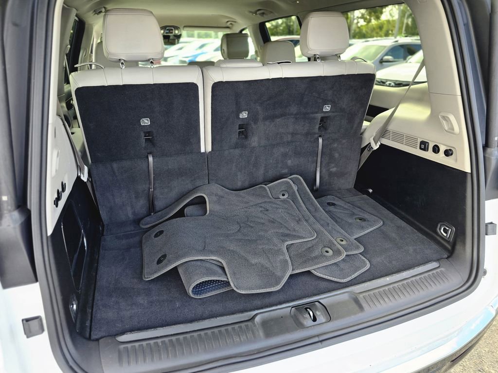 Used 2024 Jeep Wagoneer 2WD image 9