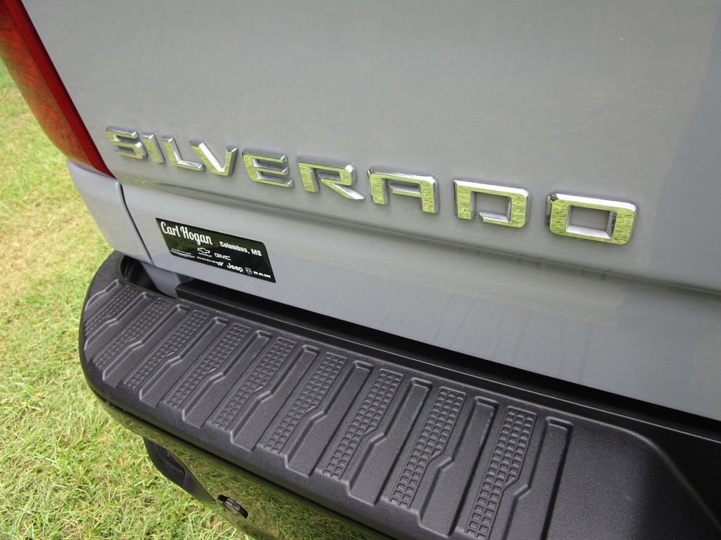 Used 2025 Chevrolet Silverado 2500 Custom w/ Custom Value Package AWD/4WD image 15