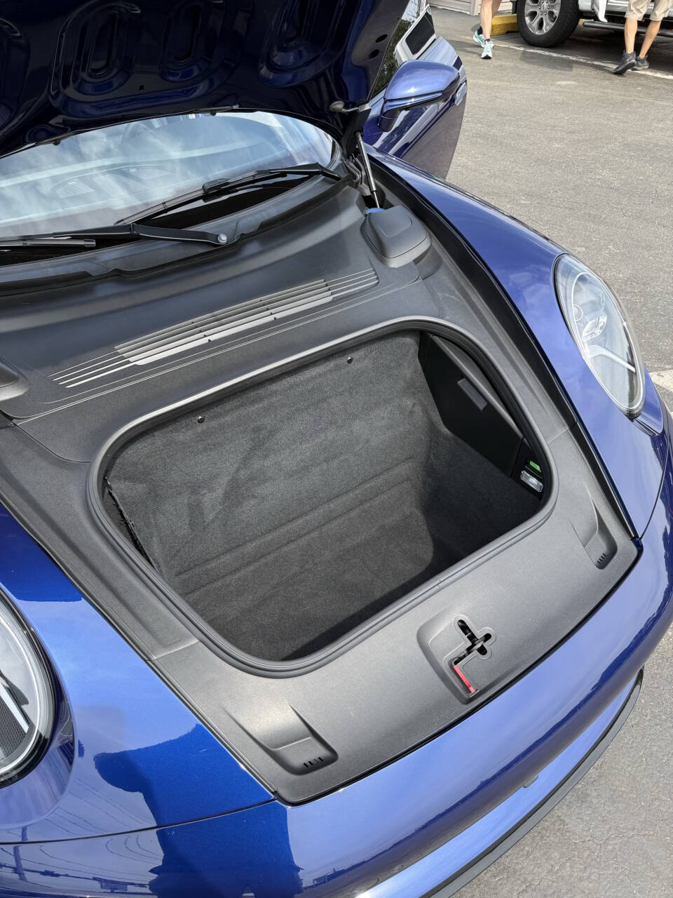 Used 2021 Porsche 911 Carrera w/ Premium Package RWD image 17