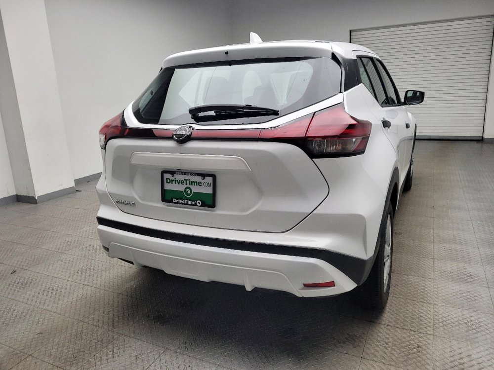 Used 2022 Nissan Kicks S FWD image 7
