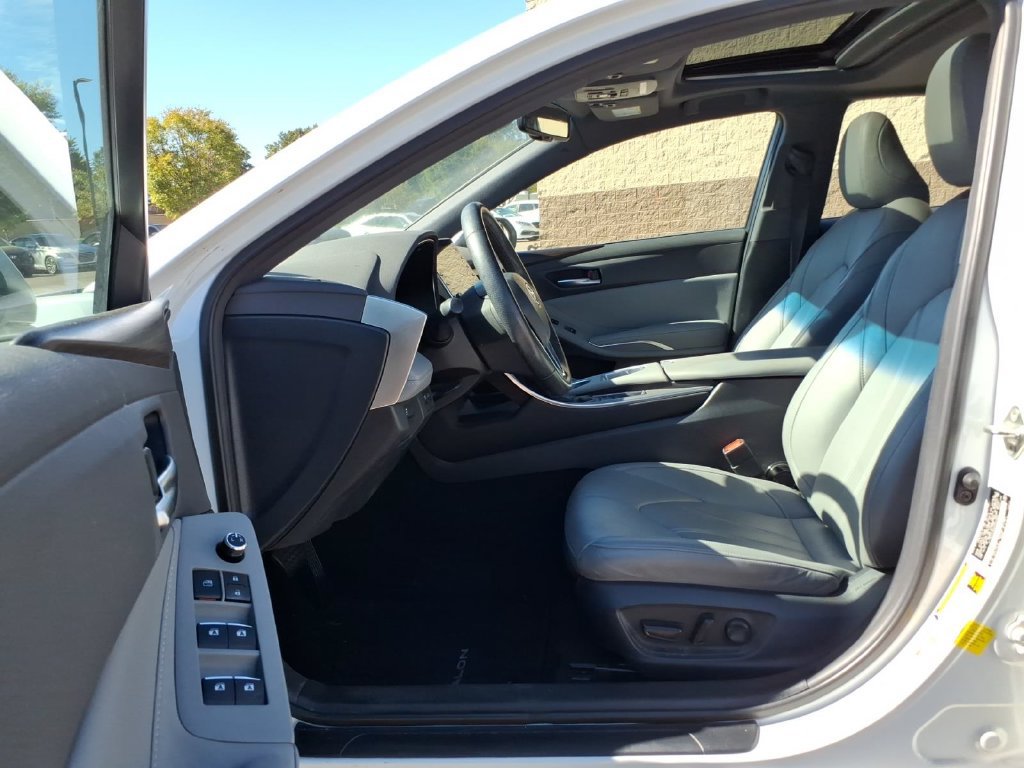 Used 2019 Toyota Avalon XLE w/ Moonroof Package FWD image 14