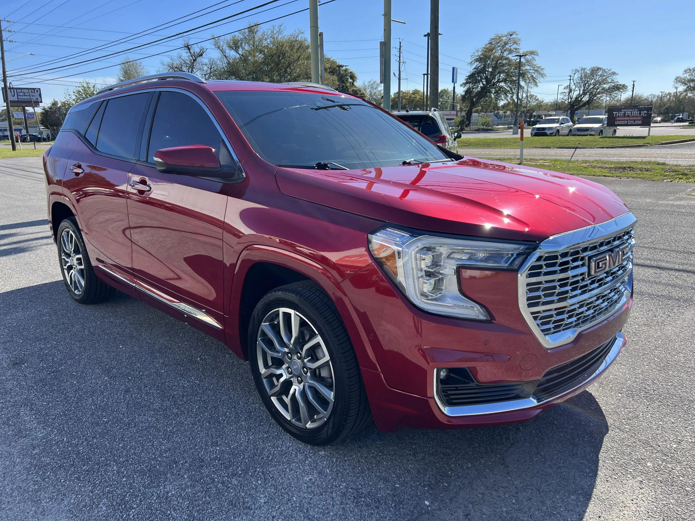 Used 2024 GMC Terrain Denali w/ Denali Premium Package image 4