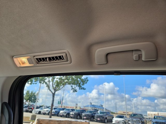 Used 2021 Toyota Sienna XLE FWD image 17