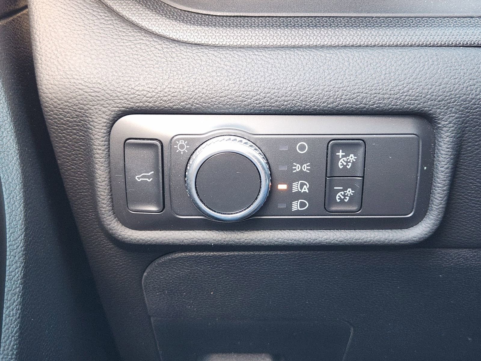 Used 2020 Ford Explorer 2WD image 23