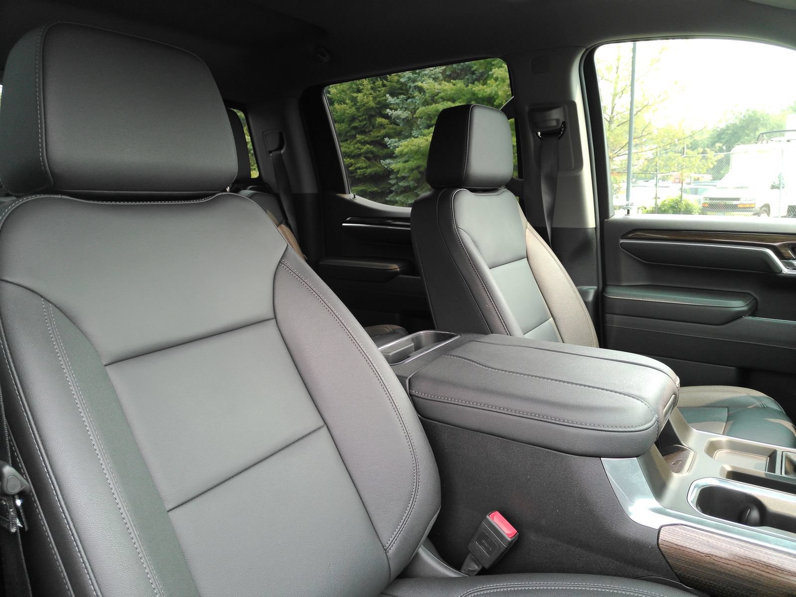 Certified 2024 Chevrolet Silverado 1500 RST w/ Convenience Package II AWD/4WD image 17