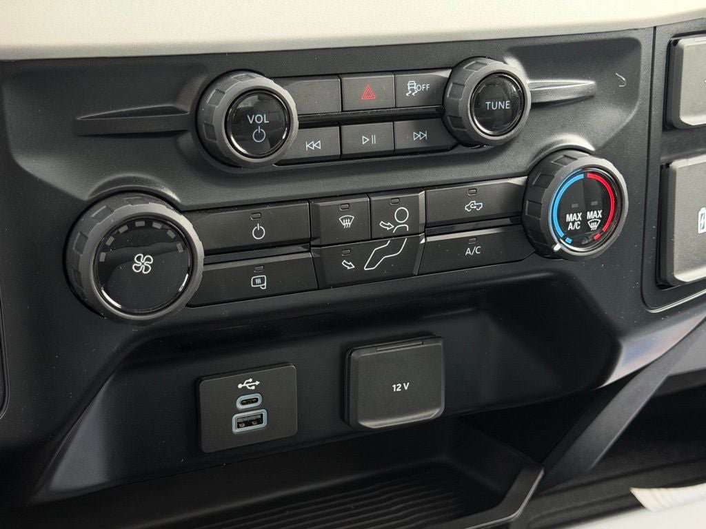New 2026 Ford F550 2WD Regular Cab Super Duty image 24